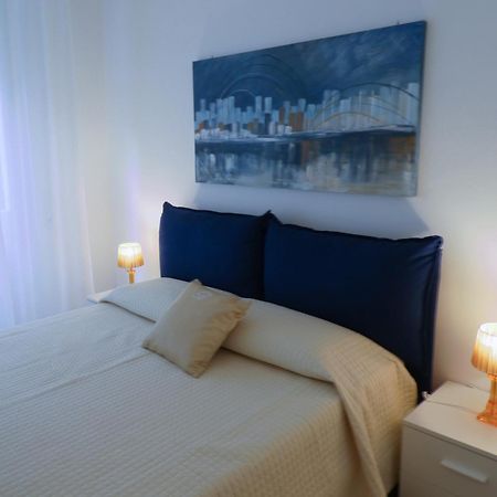 Isola Di Man Apartment Империа Екстериор снимка