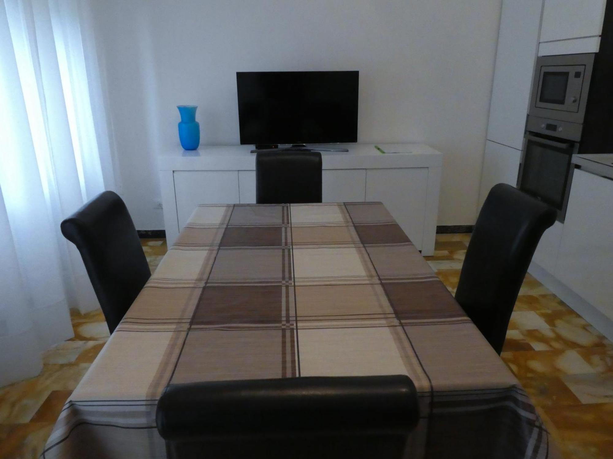 Isola Di Man Apartment Империа Екстериор снимка