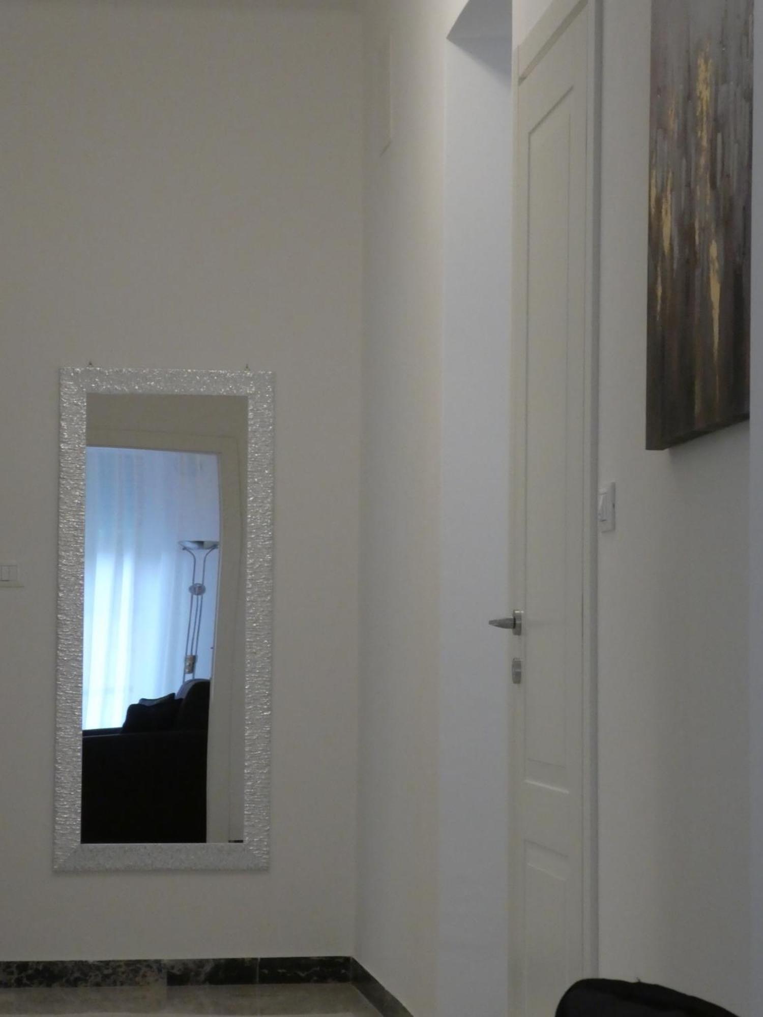 Isola Di Man Apartment Империа Екстериор снимка