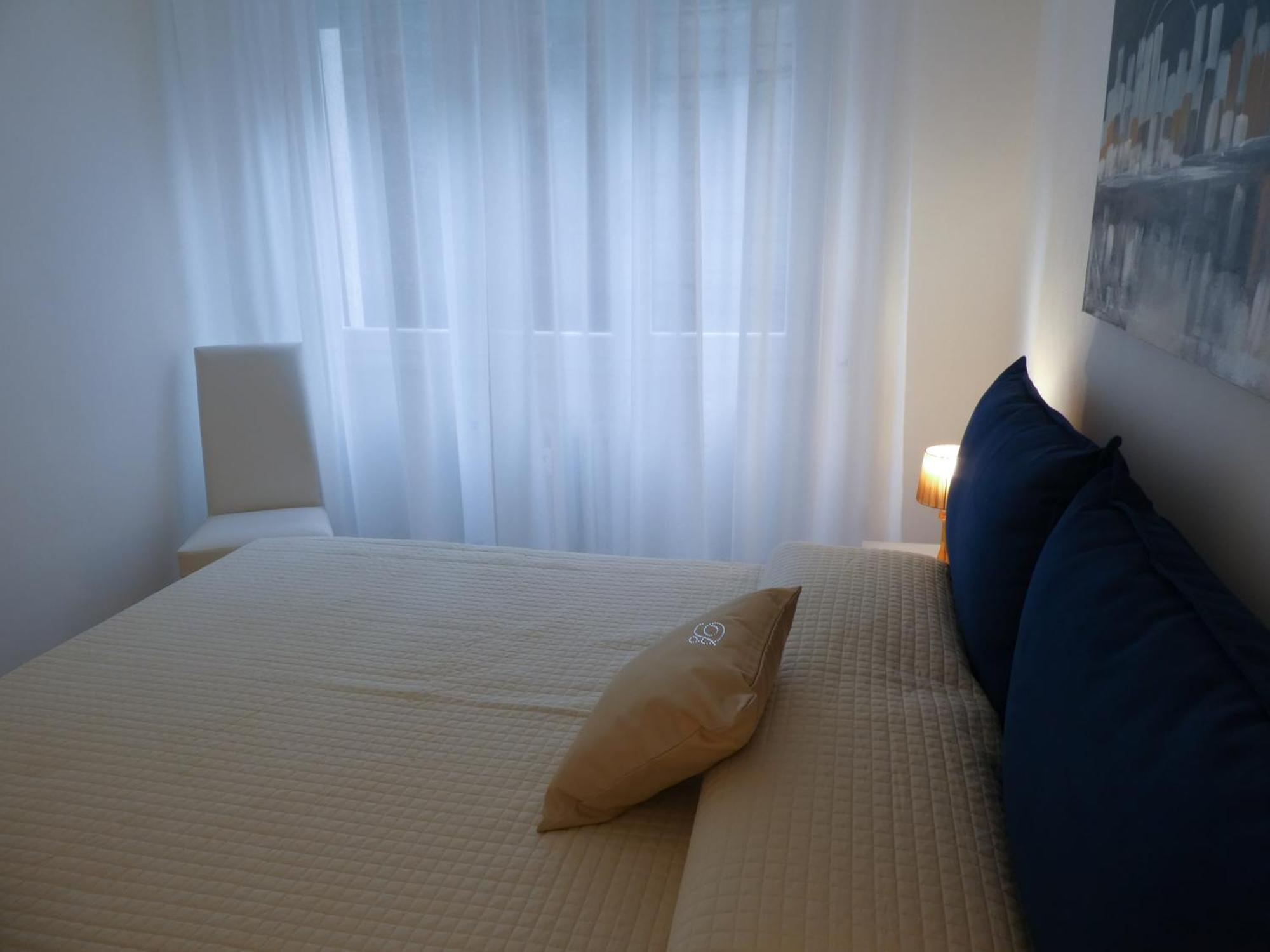 Isola Di Man Apartment Империа Екстериор снимка