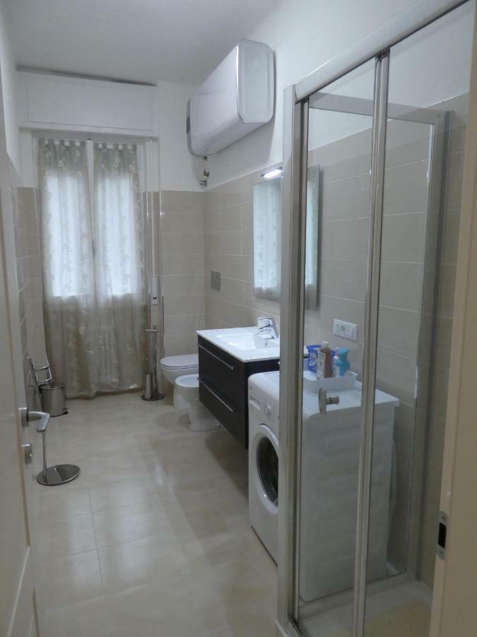 Isola Di Man Apartment Империа Екстериор снимка
