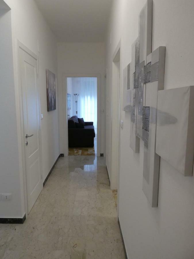 Isola Di Man Apartment Империа Екстериор снимка